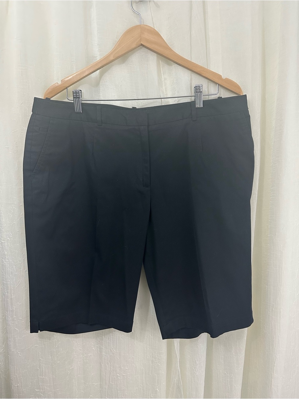 Talbots Classic Fit Black Bermuda Shorts Women’s 14W Twill Mid Rise Pockets